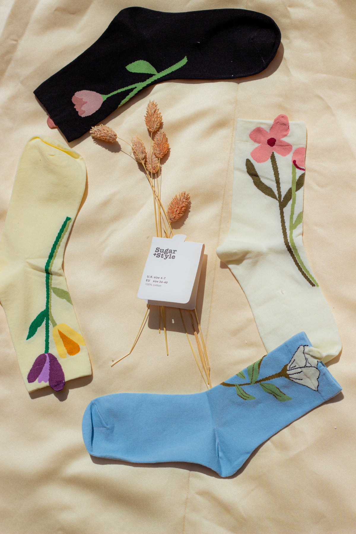 Flower Illustrated Ankle Top Socks - Sugar + Style