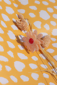 Daisy Style Flower Shape Claw Hair Clip - Sugar + Style