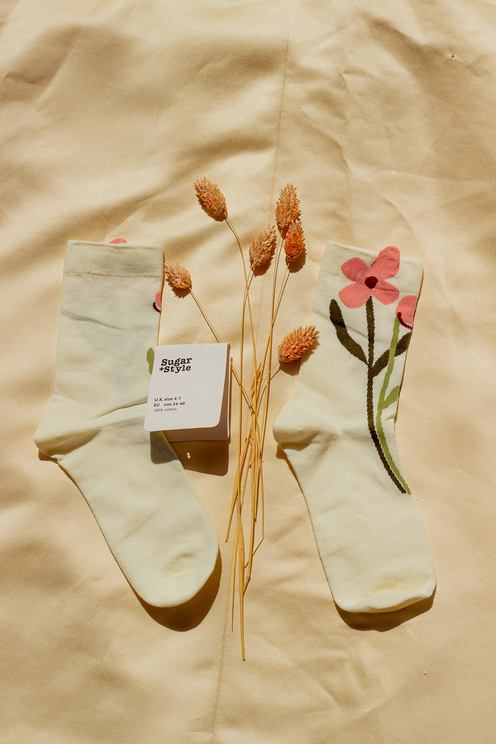 Flower Illustrated Ankle Top Socks - Sugar + Style