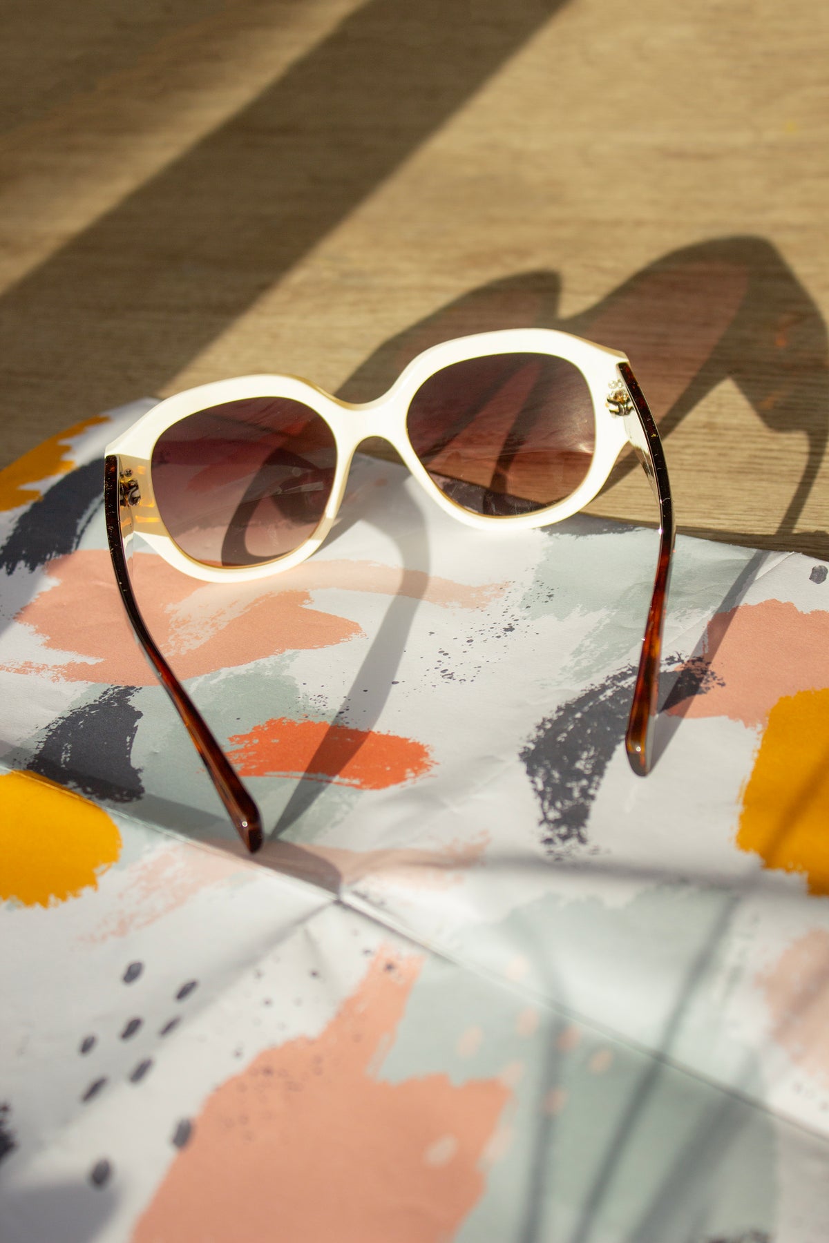 Circle Arm Detail Oversize Sunglasses - Sugar + Style