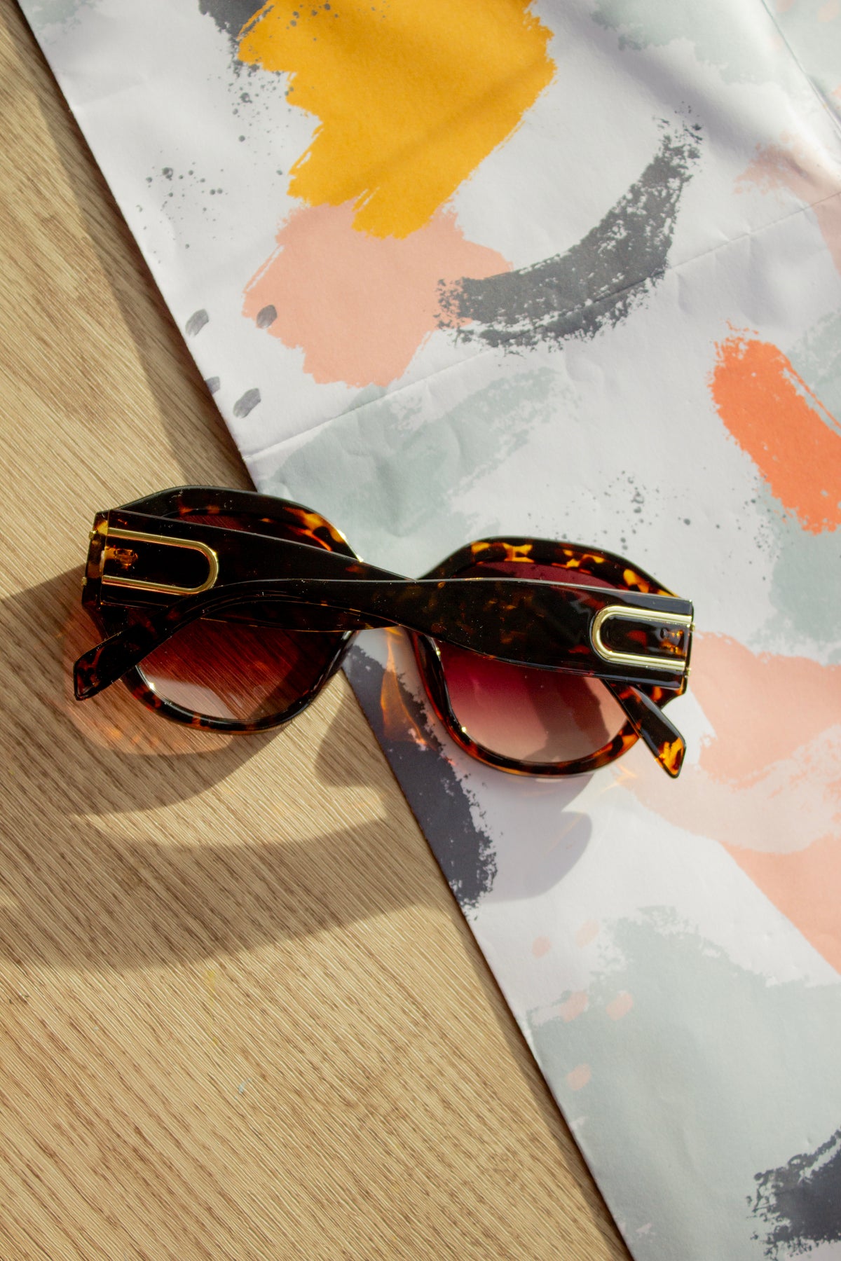 Circle Arm Detail Oversize Sunglasses - Sugar + Style