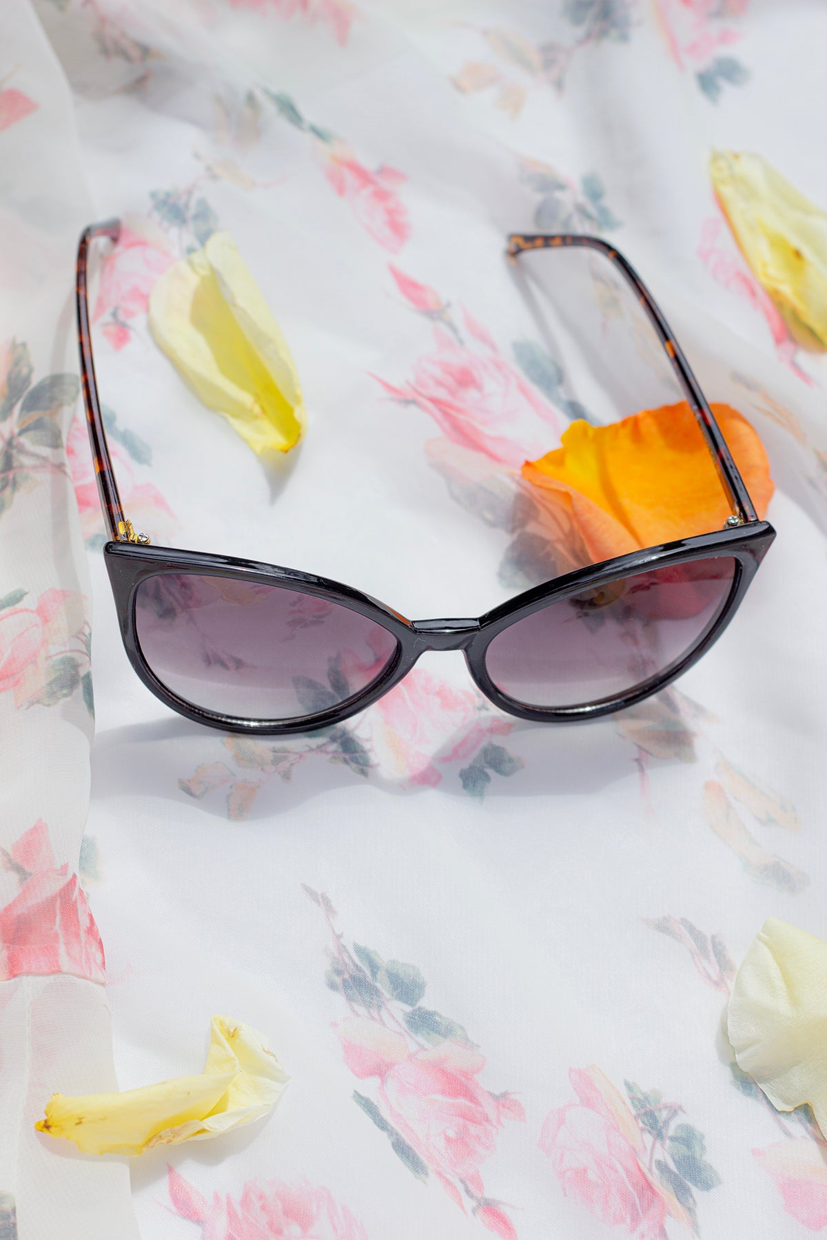 Delicate Large Cat Eye Sunglasses - Sugar + Style