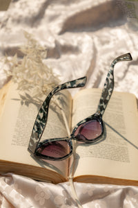 Thick Diamond Frame Sunglasses - Sugar + Style