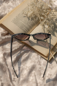 Thick Diamond Frame Sunglasses - Sugar + Style
