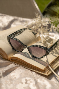Thick Diamond Frame Sunglasses - Sugar + Style