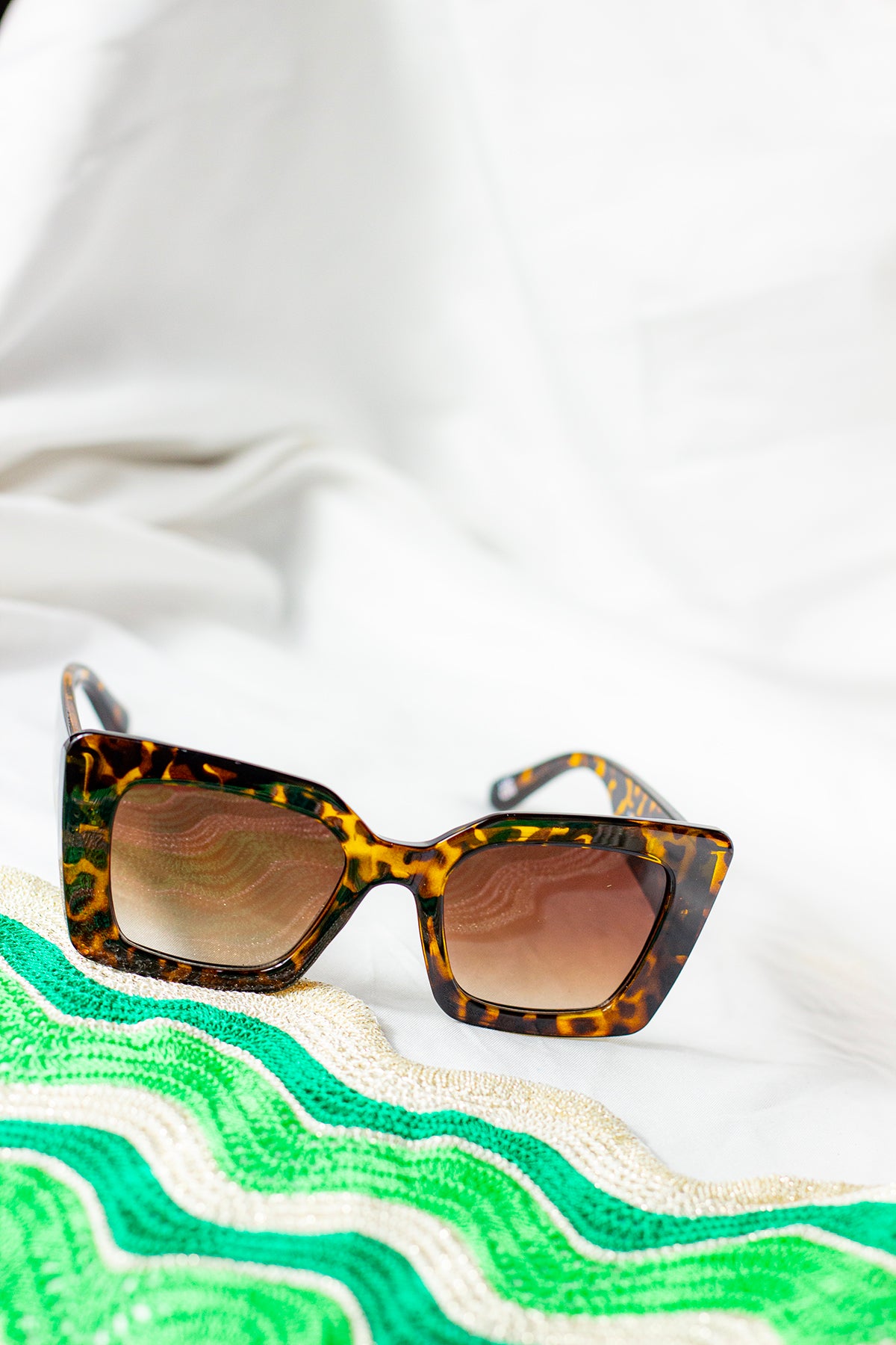 Thick Frame Angled Square Sunglasses - Sugar + Style