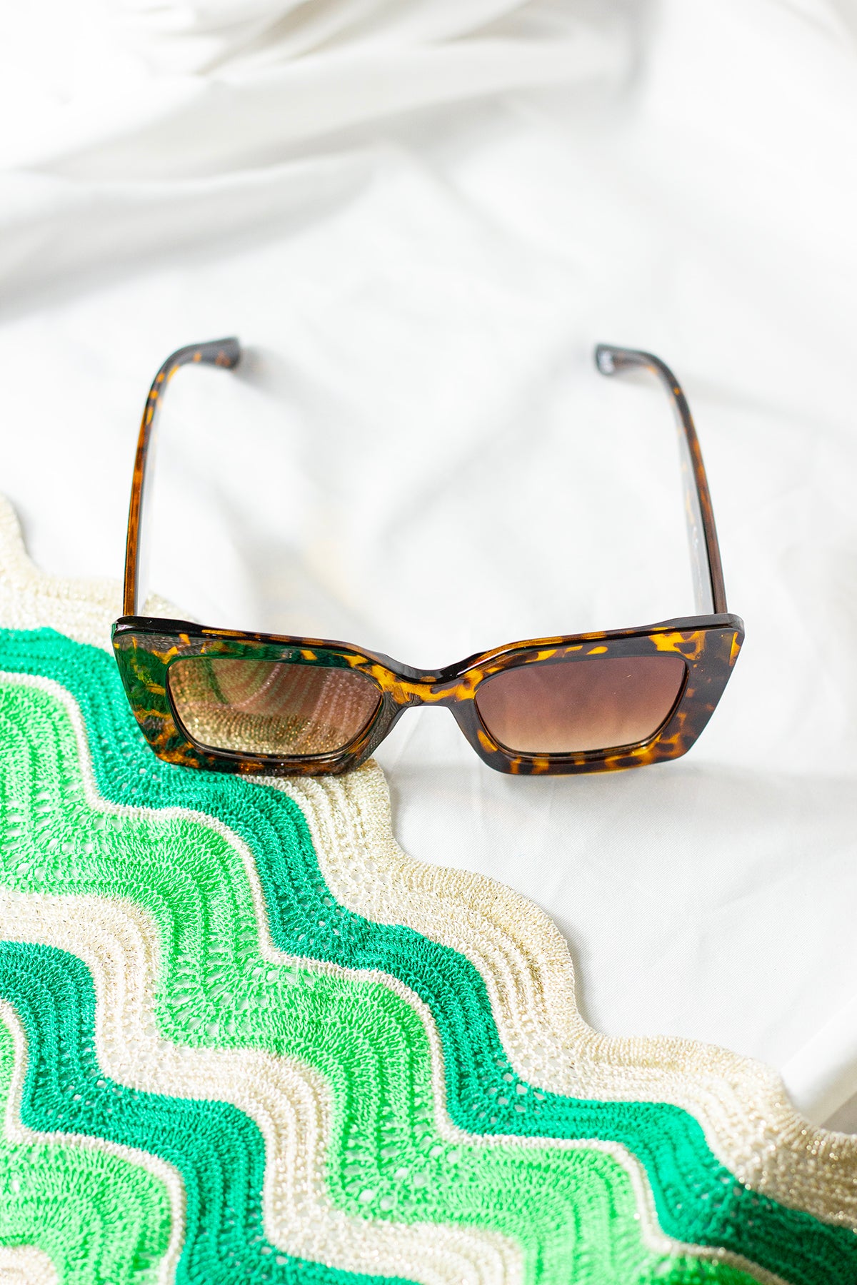 Thick Frame Angled Square Sunglasses - Sugar + Style