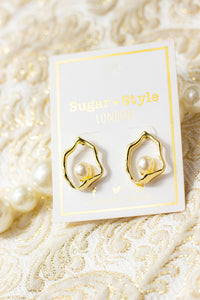 Wavy Wiggle Pearl Stud Earrings - Sugar + Style