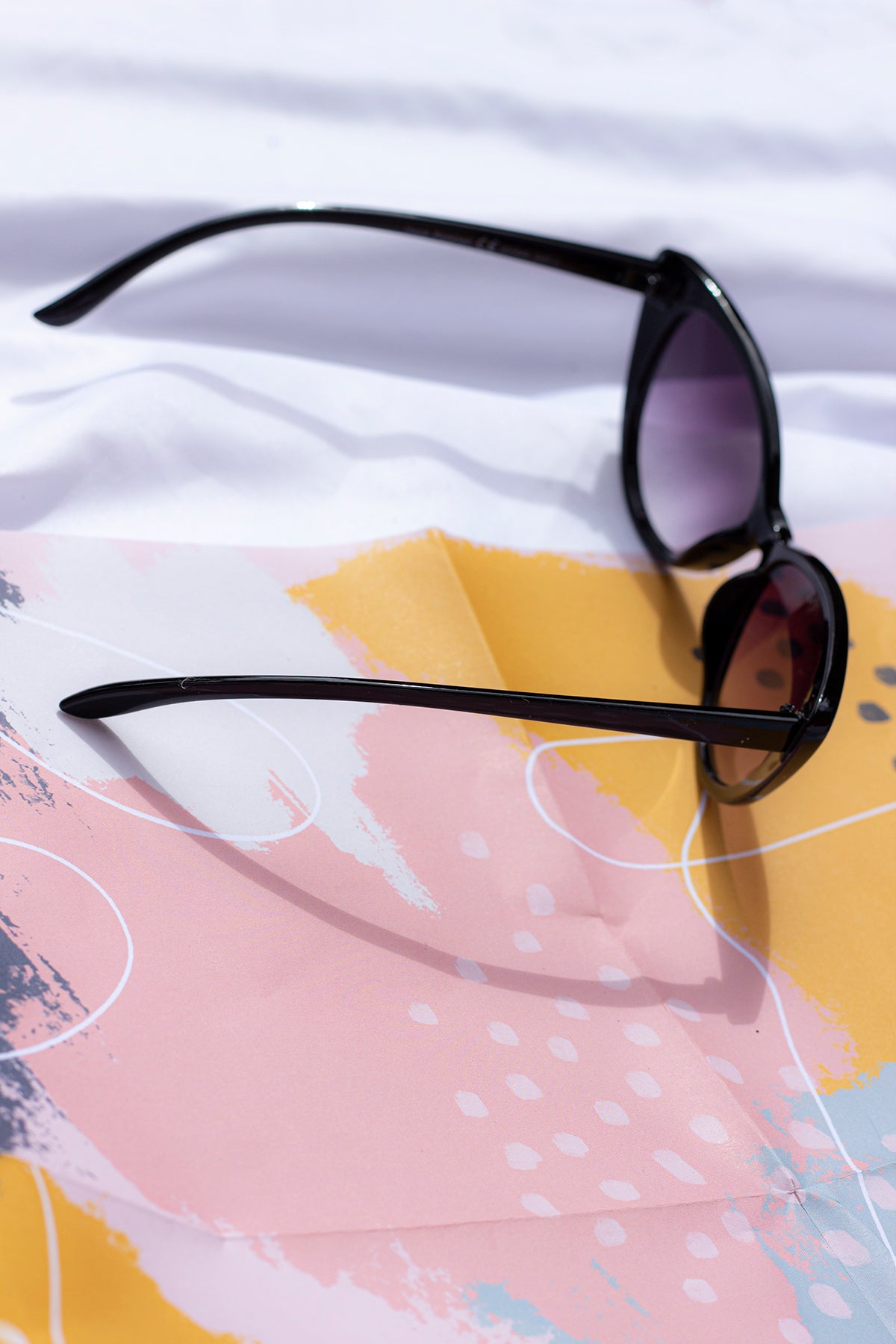 Curved Classic Cat Eye Sunglasses - Sugar + Style