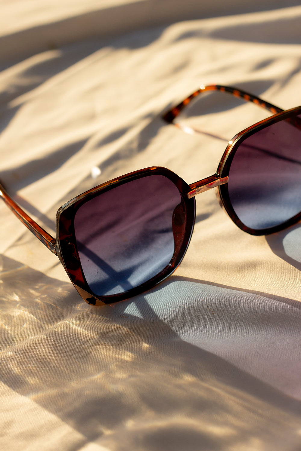 Oversized Star Detail Sunglasses - Sugar + Style