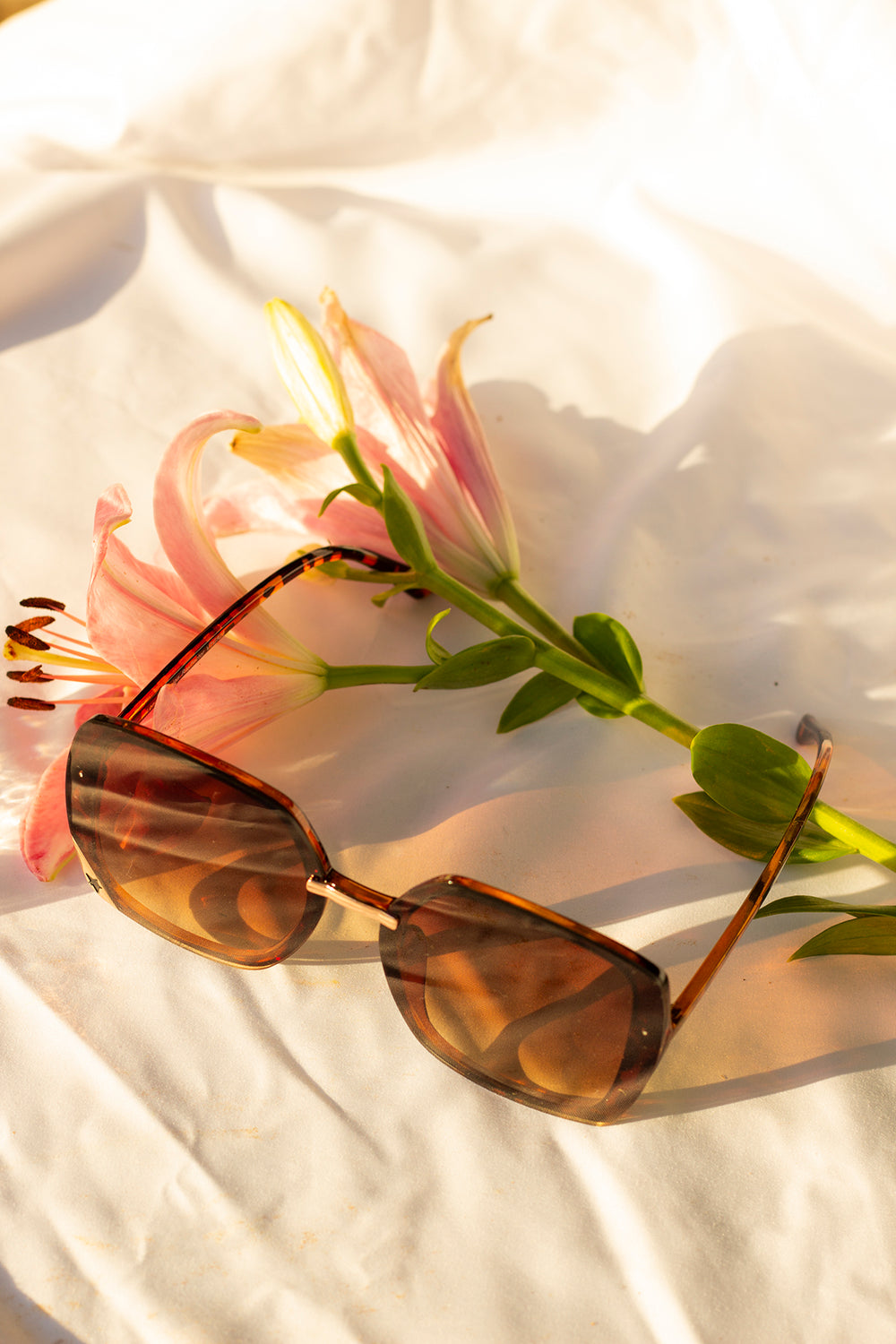 Oversized Star Detail Sunglasses - Sugar + Style