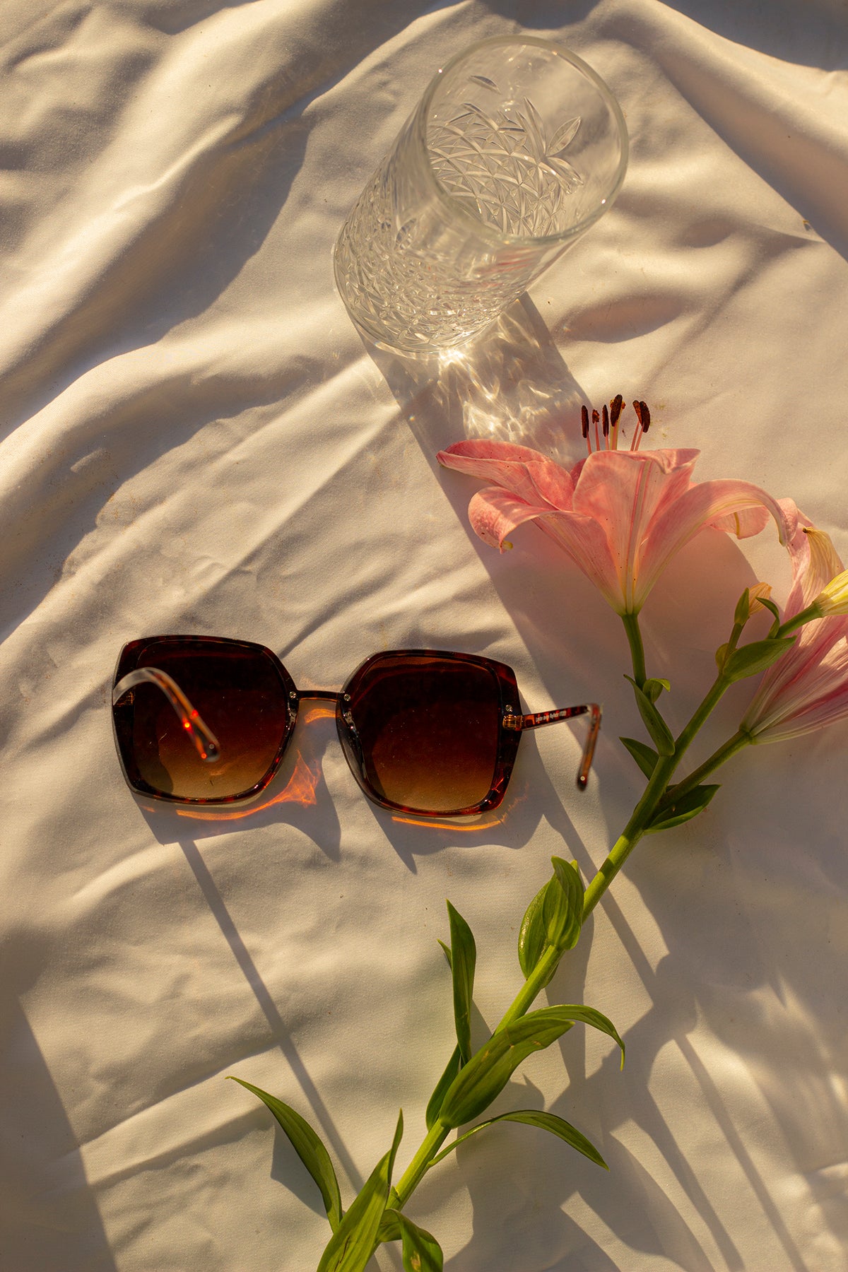 Oversized Star Detail Sunglasses - Sugar + Style