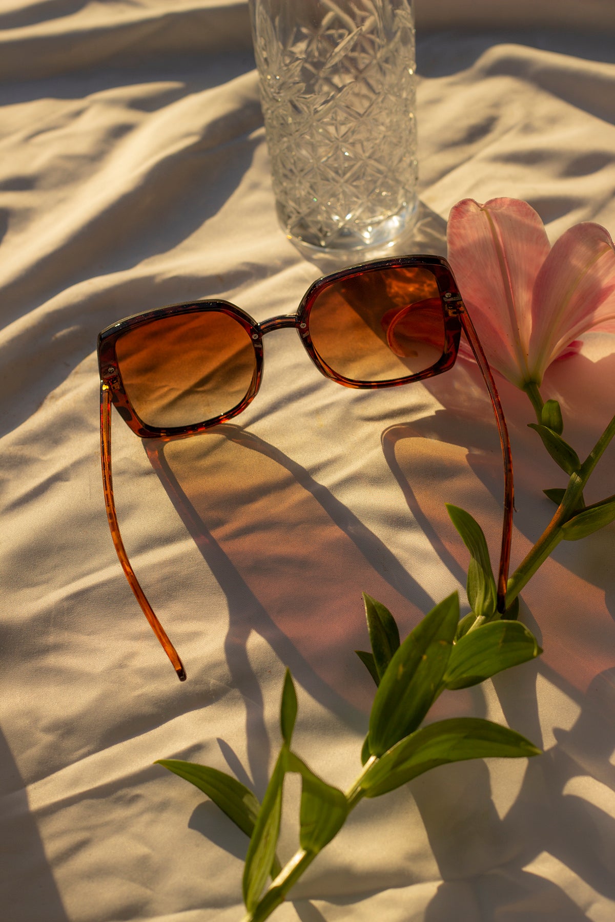 Oversized Star Detail Sunglasses - Sugar + Style