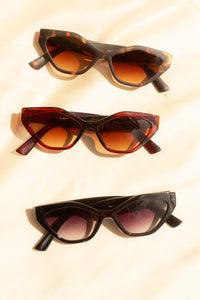 Thick Diamond Frame Sunglasses - Sugar + Style