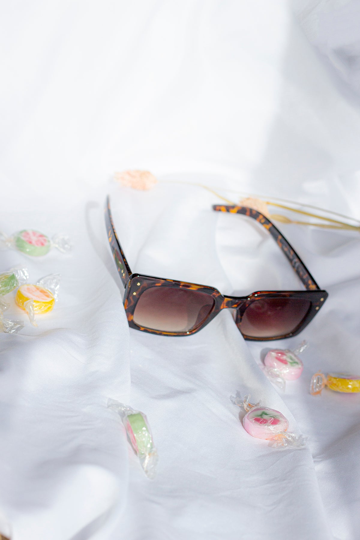 Wide Rectangle Keyhole Sunglasses - Sugar + Style