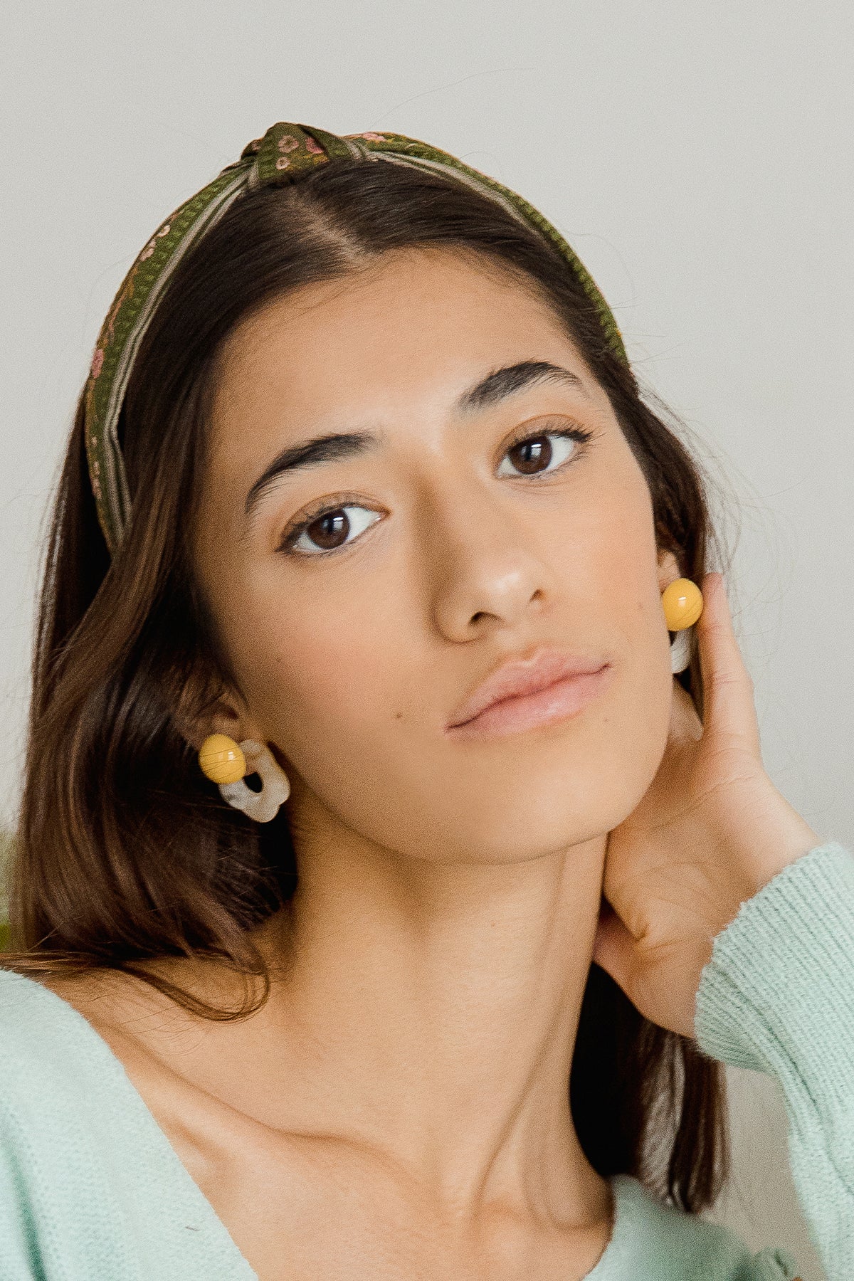 Mini Flower Circle Acrylic Stud Earrings - Sugar + Style