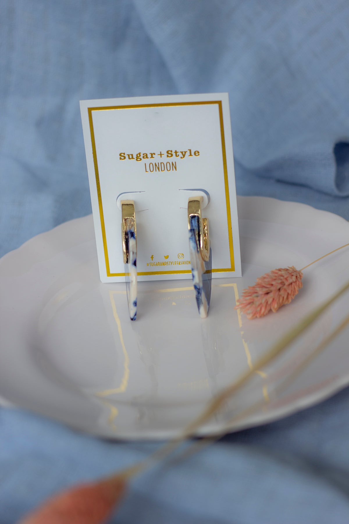 Marble Rounded Dagger Earrings - Sugar + Style