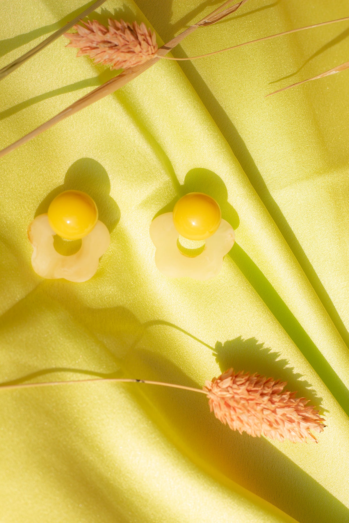 Mini Flower Circle Acrylic Stud Earrings - Sugar + Style