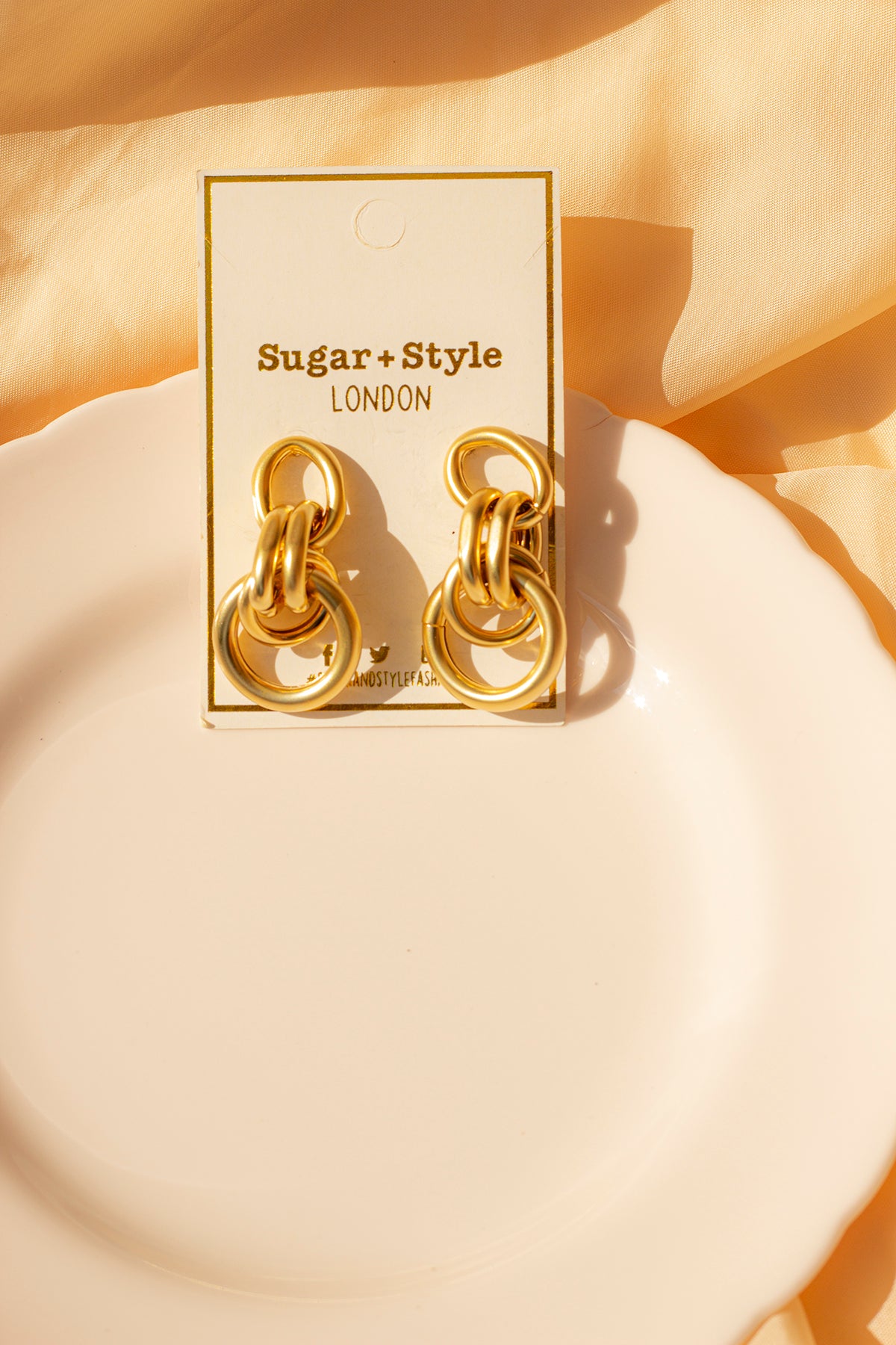 Chain Hoop Matte Dangle Earrings - Sugar + Style