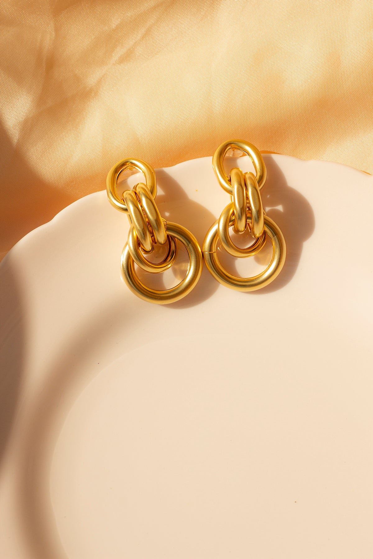 Chain Hoop Matte Dangle Earrings - Sugar + Style